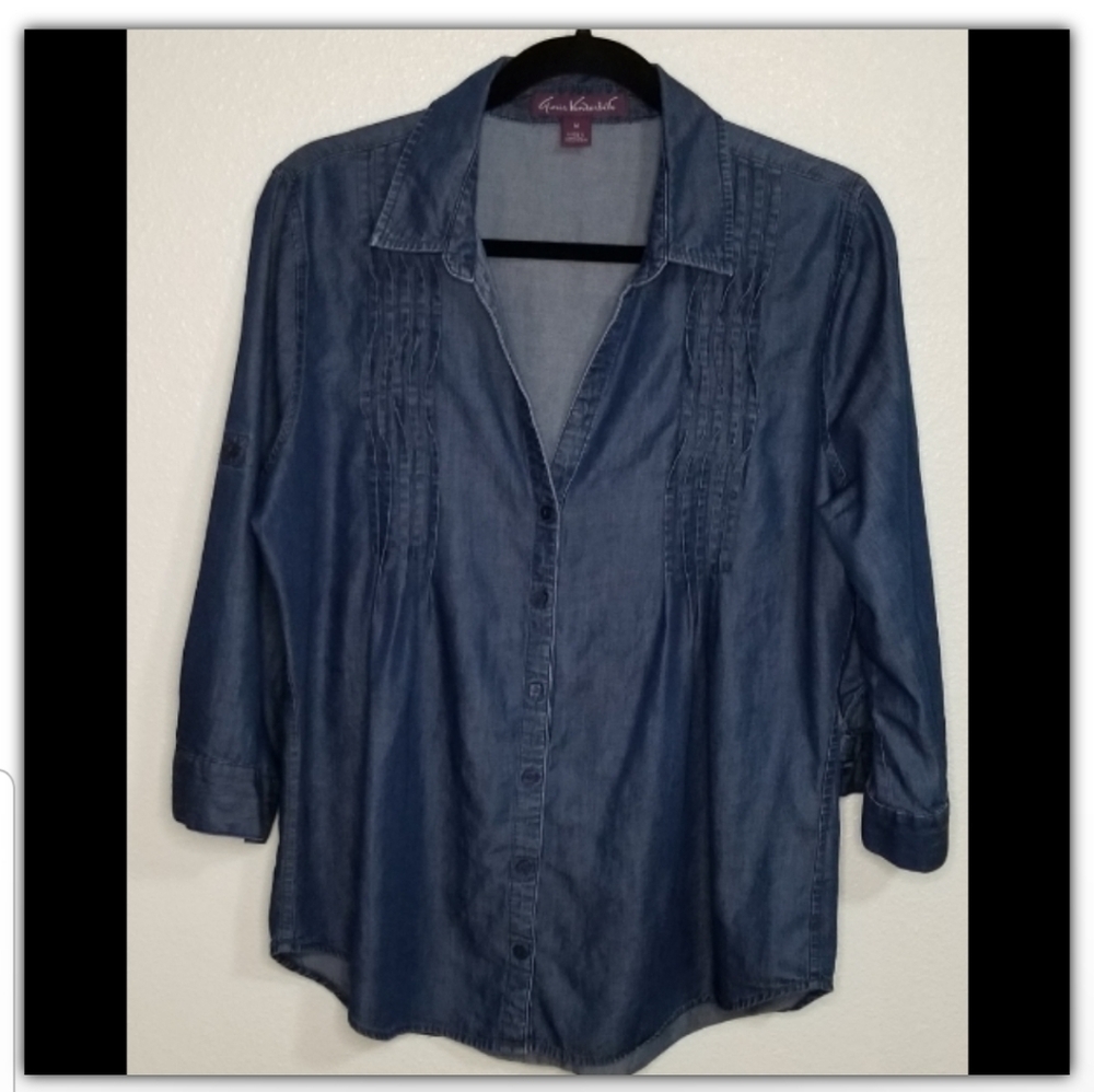 Gloria Vanderbilt Vneck pleated chambray top